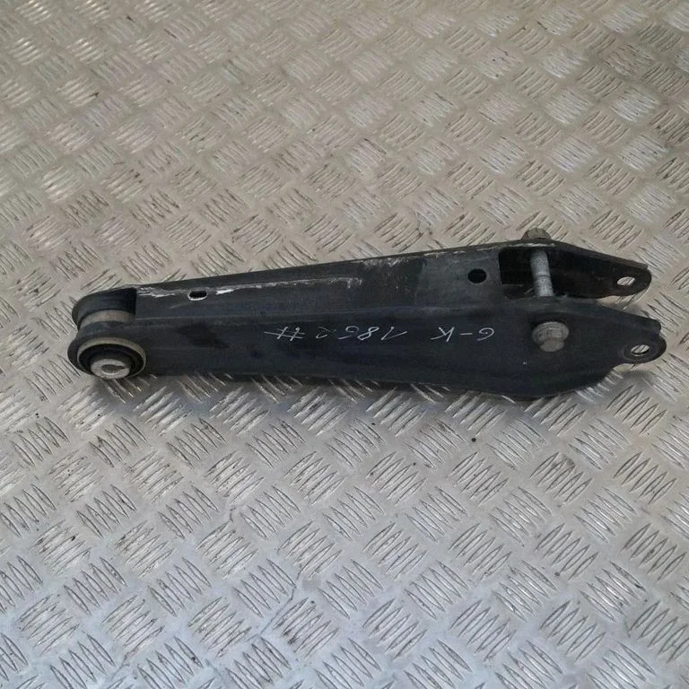 Tagumine ülemine õõtshoob – BMW X3 F25 (2010-2017)