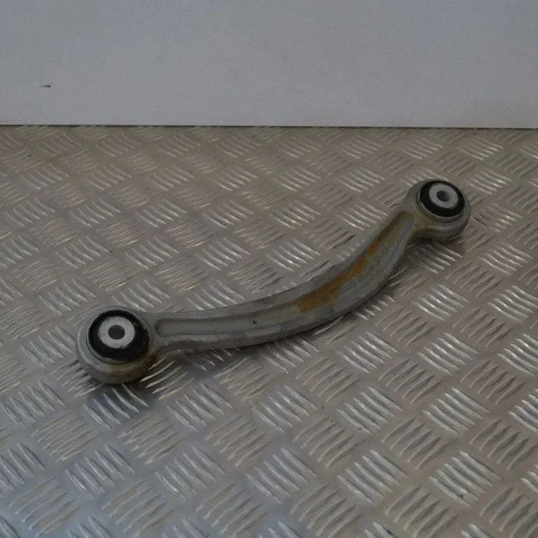 Rear upper control arm/wishbone – Mercedes-Benz C-Class W205 (2014-2021)