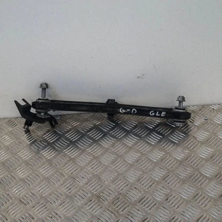 Rear upper control arm/wishbone – right