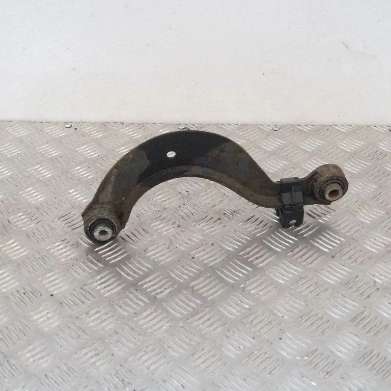 Rear upper control arm/wishbone – right