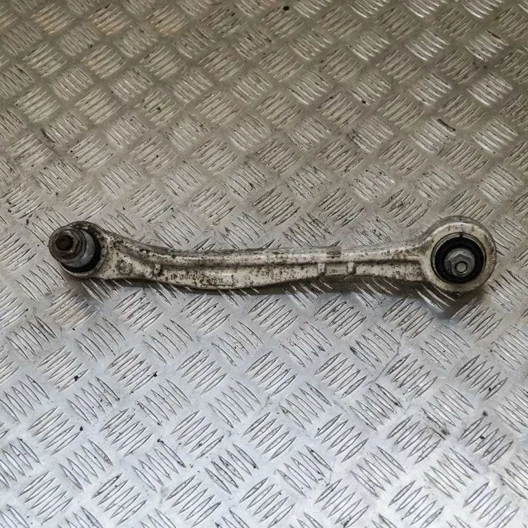 Tagumine ülemine õõtshoob – BMW X5 F15 (2013-2017)