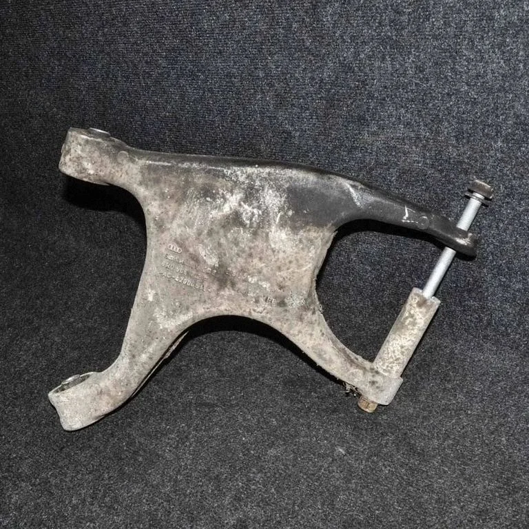 Rear upper control arm/wishbone – Audi Q5 SQ5 8R (2008-2017)