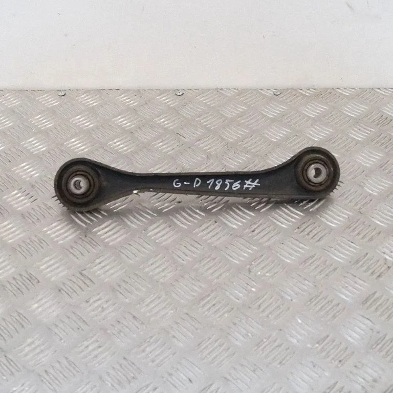 Rear upper control arm/wishbone – right