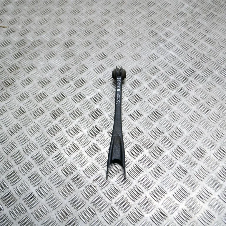 Tagumine ülemine õõtshoob – BMW 4-seeria F32 F33 (2013-2020)