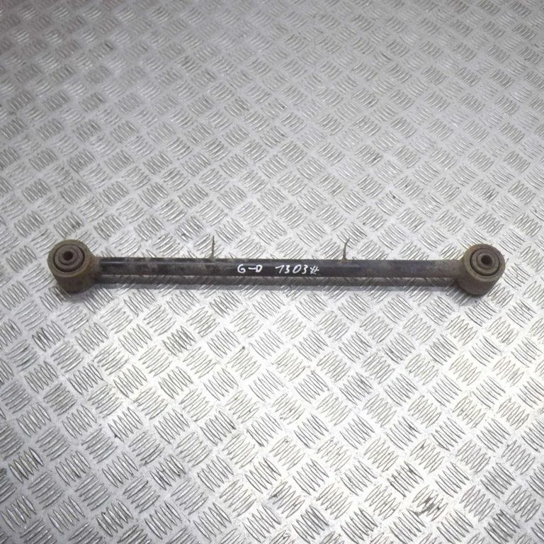 Rear upper control arm/wishbone – right