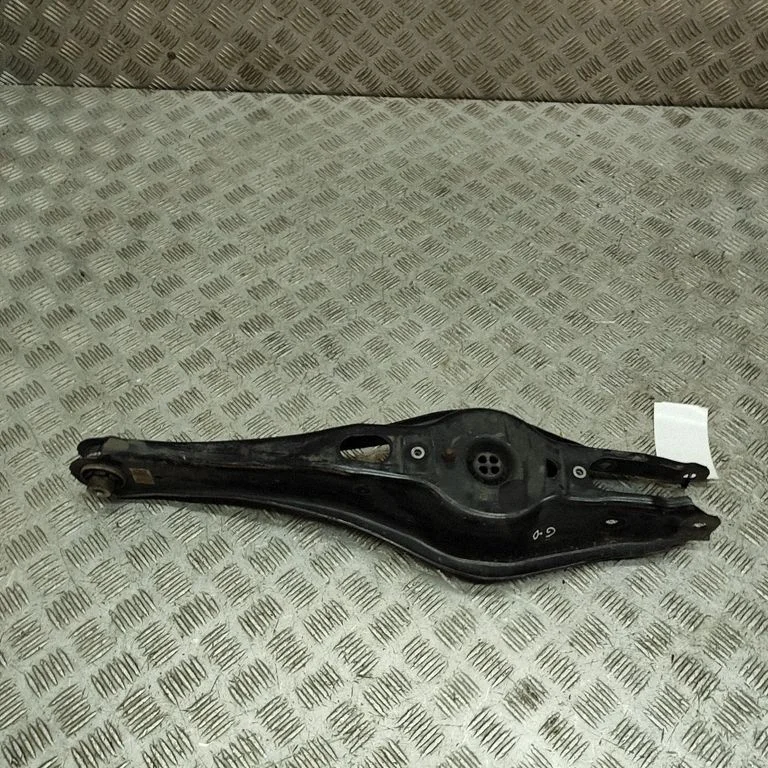 Aizmugurējā svira (dakša) 5QA505311E
