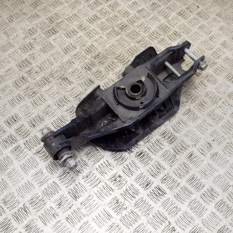 Tagumine ülemine õõtshoob 1EA505311E