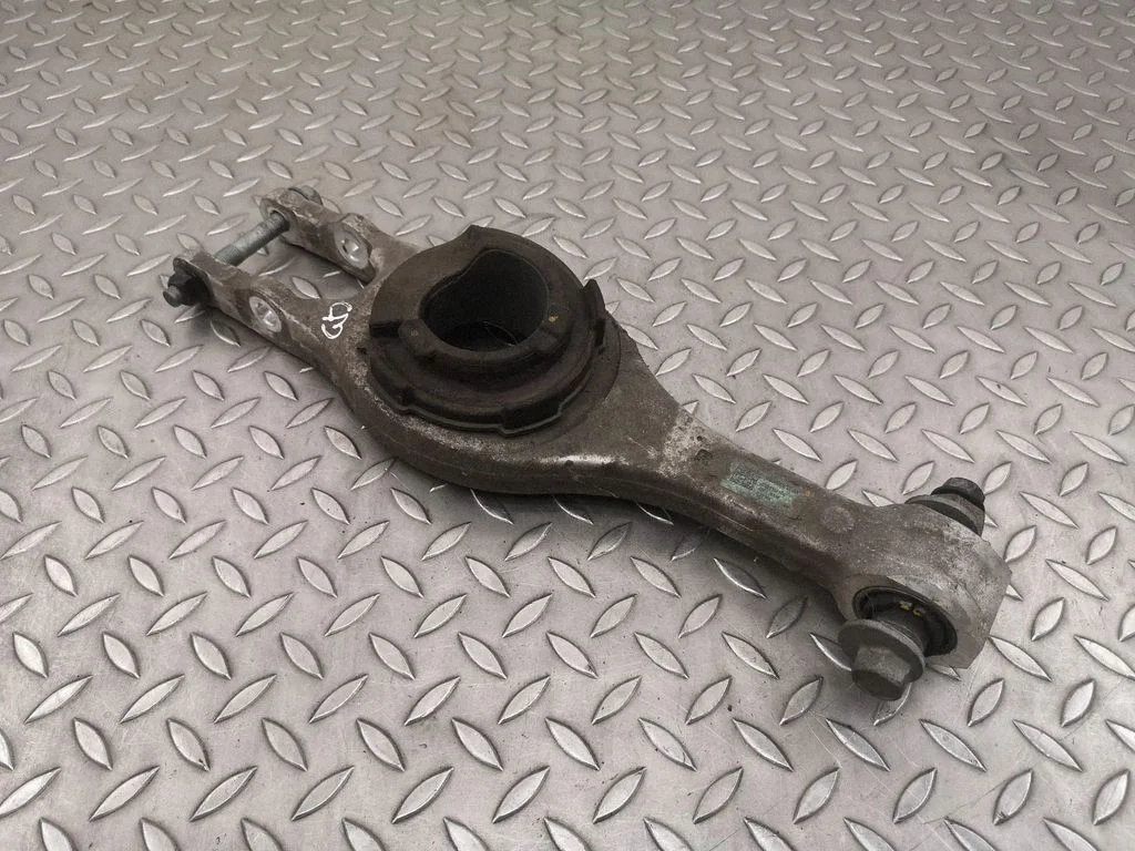 Tagumine ülemine õõtshoob 55211GI100