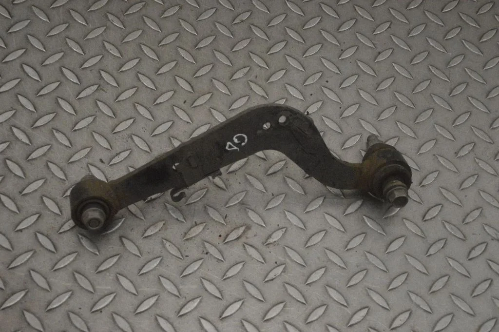 Rear upper control arm/wishbone – right