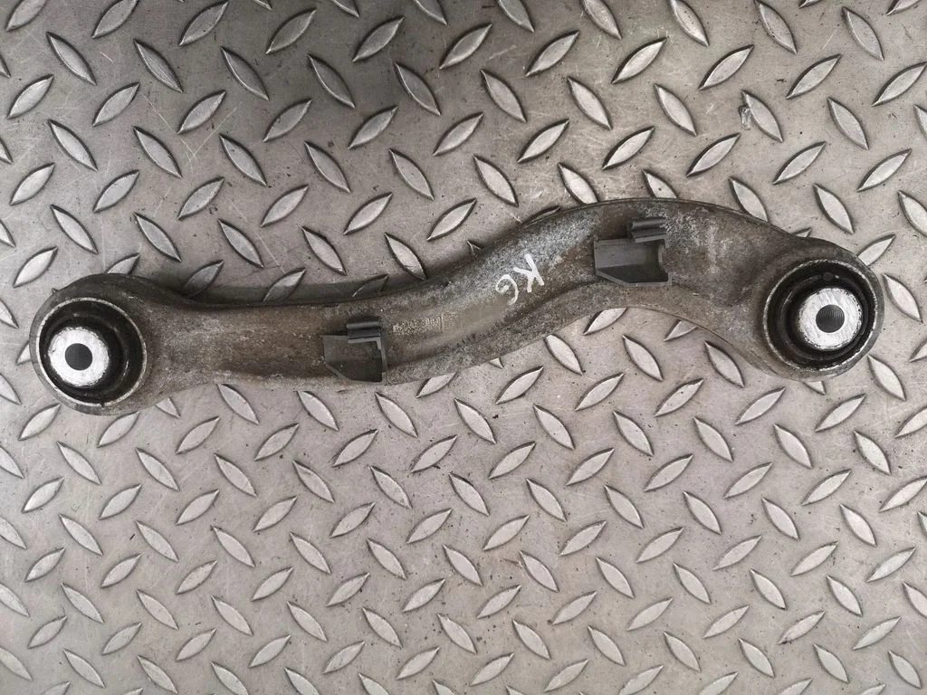 Rear upper control arm/wishbone J9D35500AB