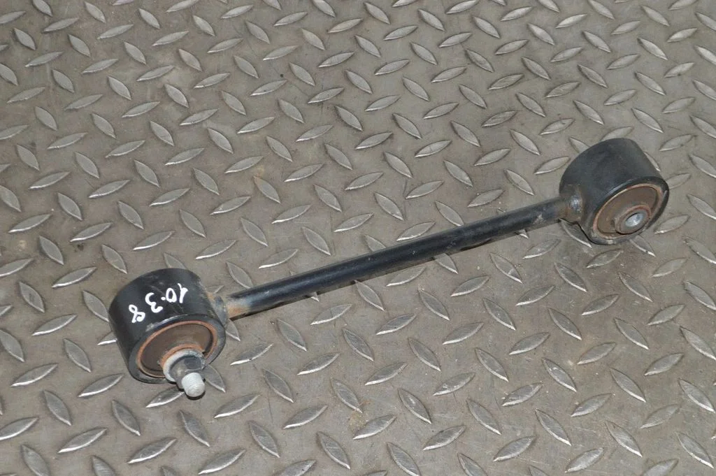 Rear upper control arm/wishbone – Toyota Land Cruiser (J200) (2008-)