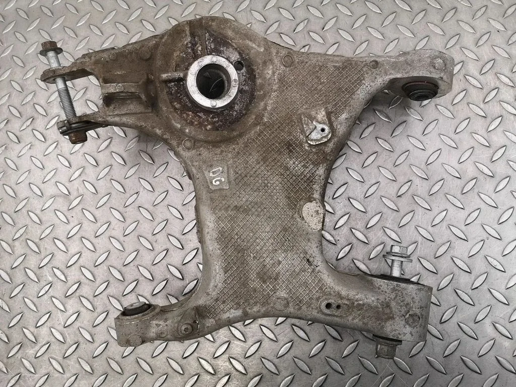 Rear upper control arm/wishbone – right