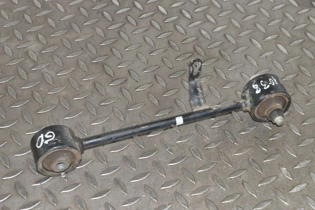 Rear upper control arm/wishbone – Toyota Land Cruiser (J200) (2008-)