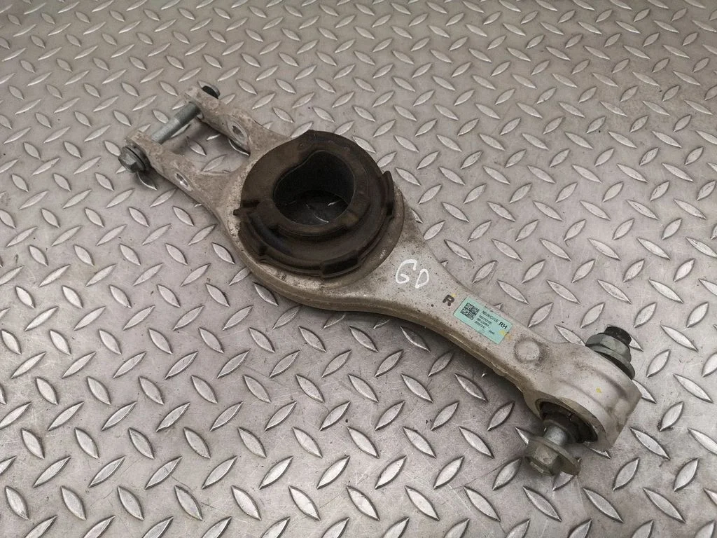 Tagumine ülemine õõtshoob 55211GI100