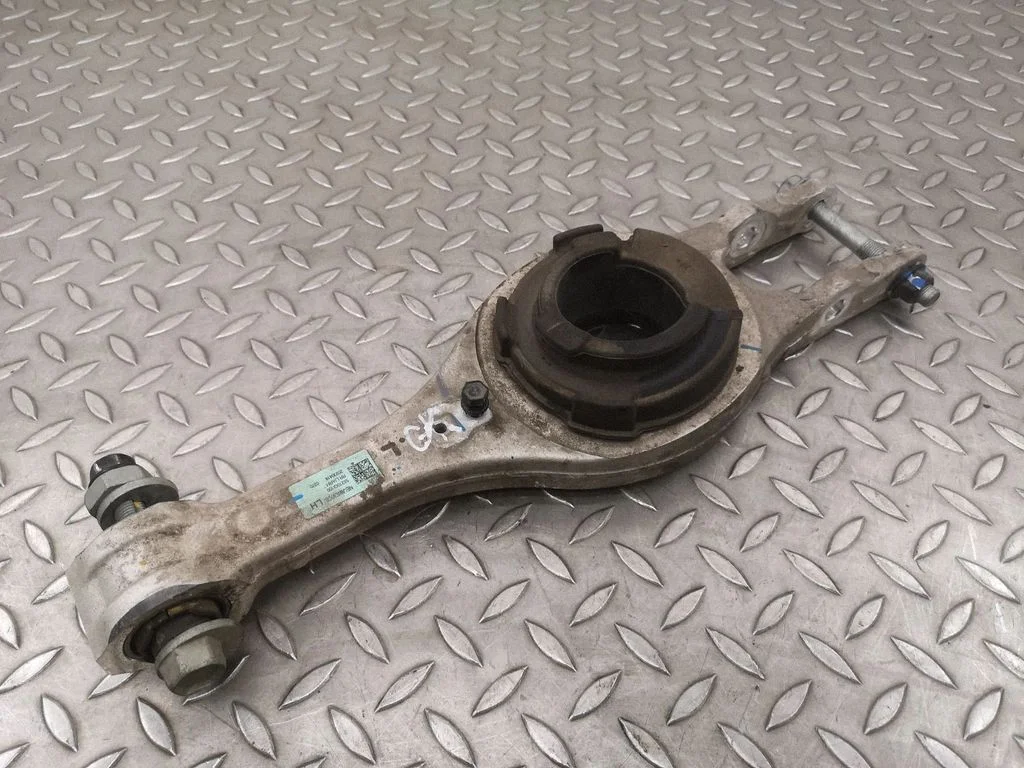 Tagumine ülemine õõtshoob 55210GI100