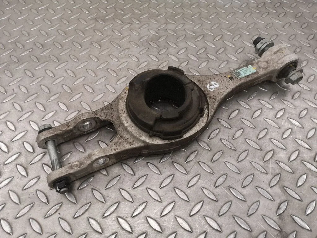 Tagumine ülemine õõtshoob 55211GI100
