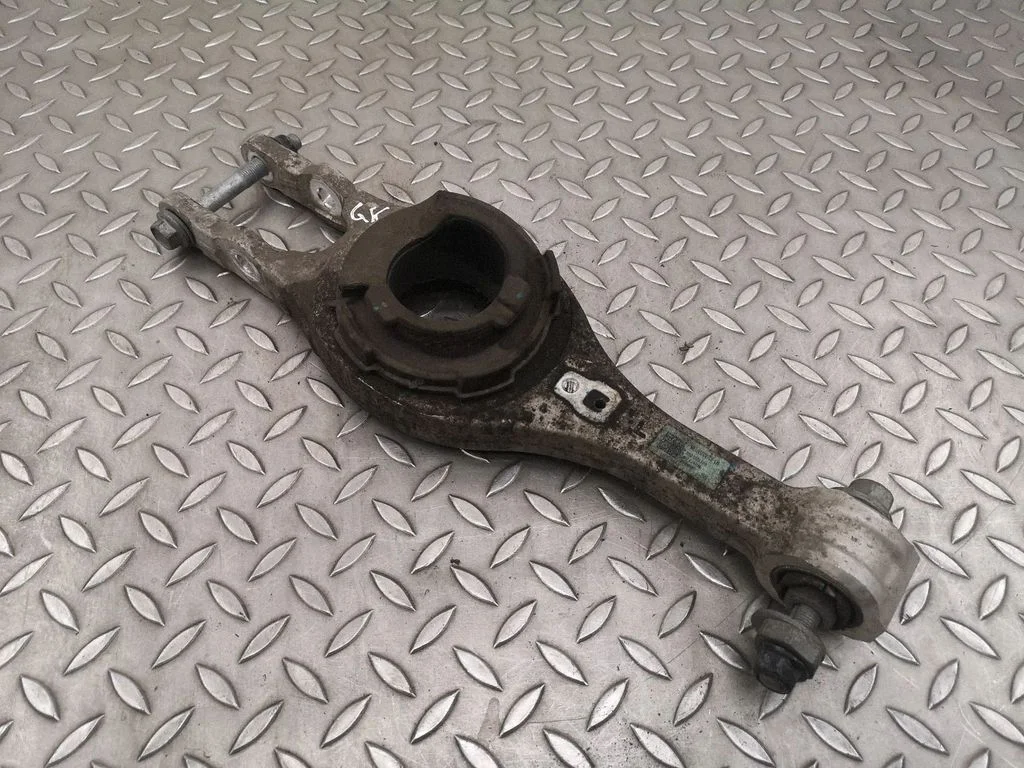 Tagumine ülemine õõtshoob 55210GI100