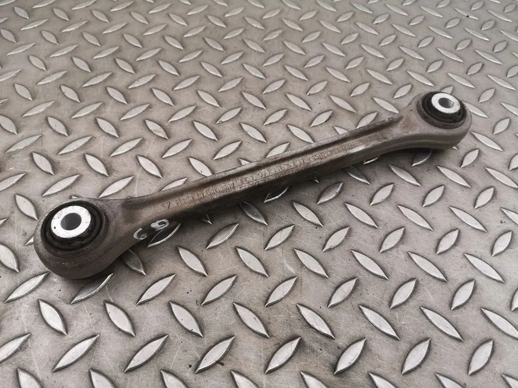 Rear upper control arm/wishbone 97033104300