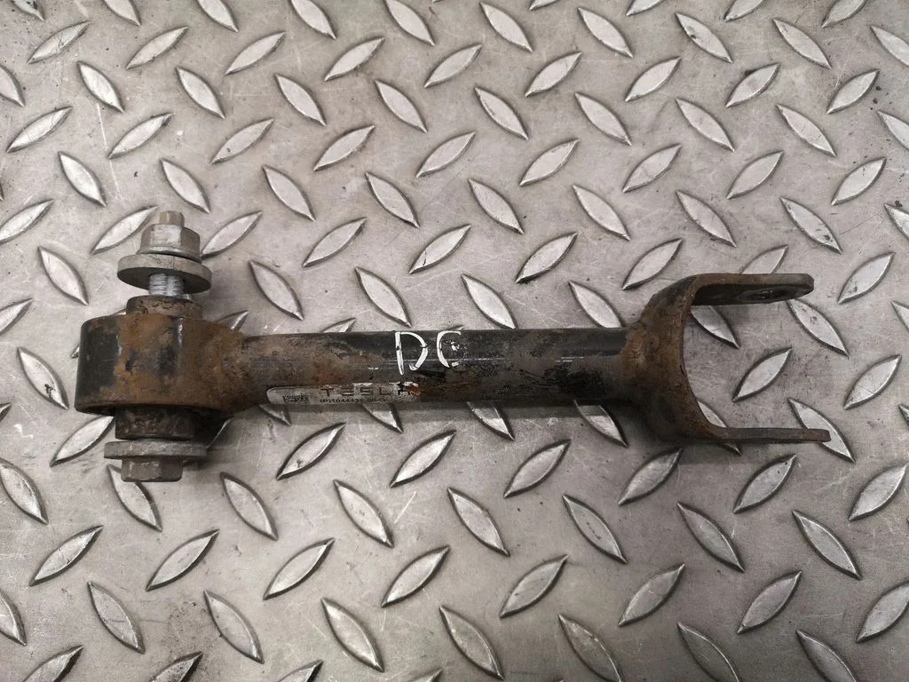 Aizmugurējā svira (dakša) 104443100G