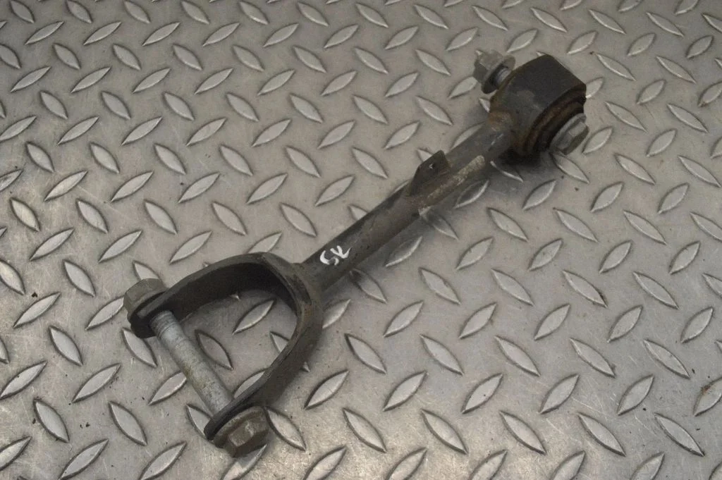 Rear upper control arm/wishbone – Tesla Model Y (2020-)