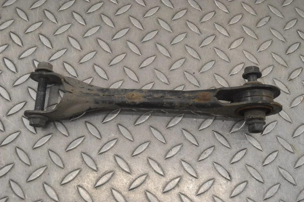 Rear upper control arm/wishbone – Tesla Model Y (2020-)