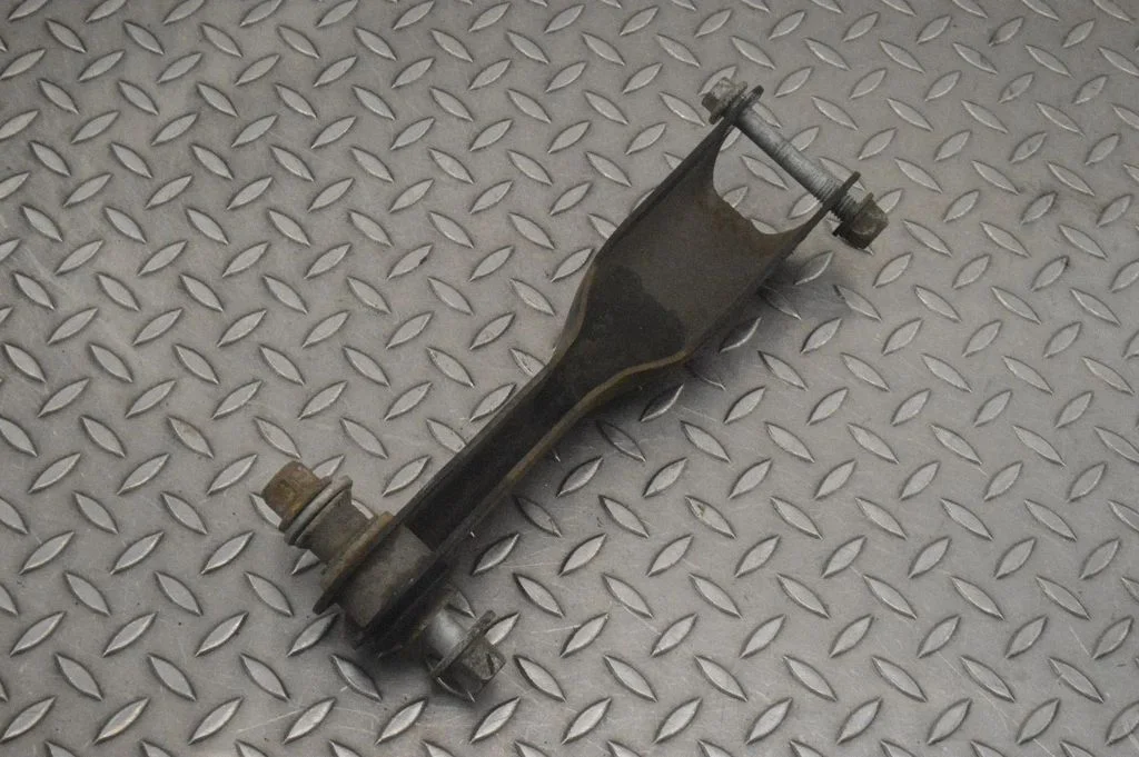 Rear upper control arm/wishbone – left