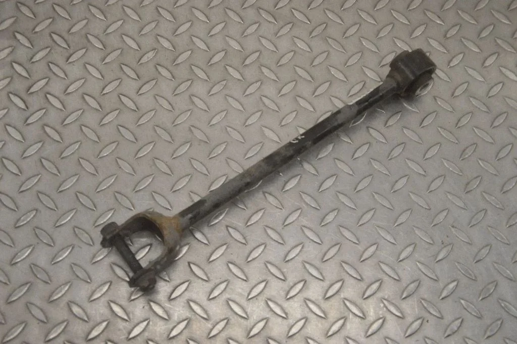 Aizmugurējā svira (dakša) 104444400A