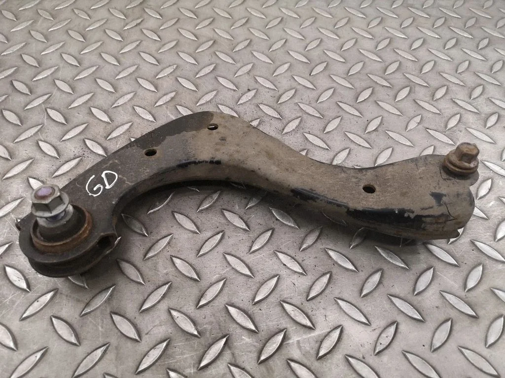 Rear upper control arm/wishbone – Lexus ES VII XZ10 (2018-2021)