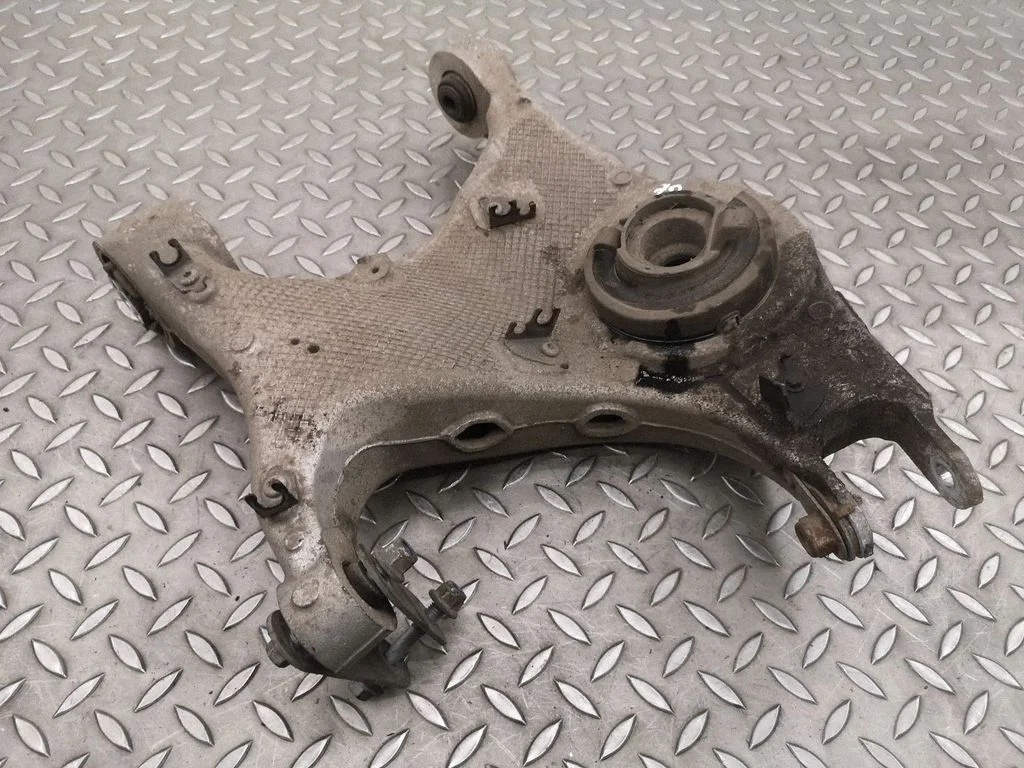 Tagumine ülemine õõtshoob FK725B531AG