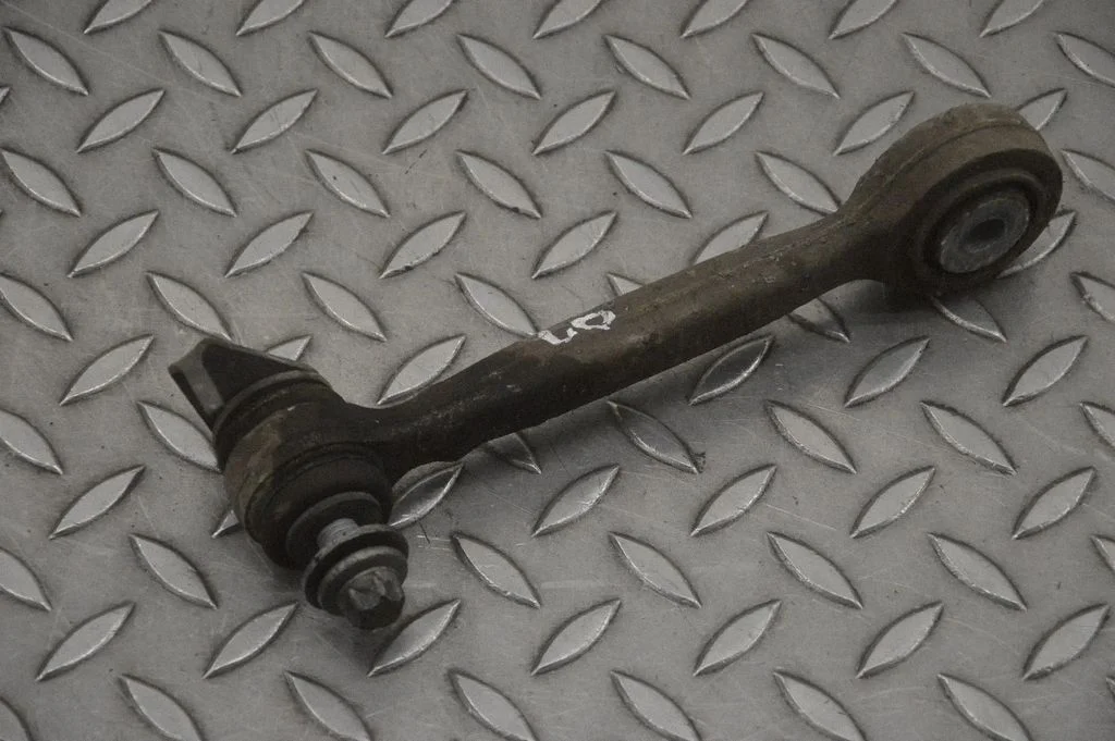 Aizmugurējā svira (dakša) – labā