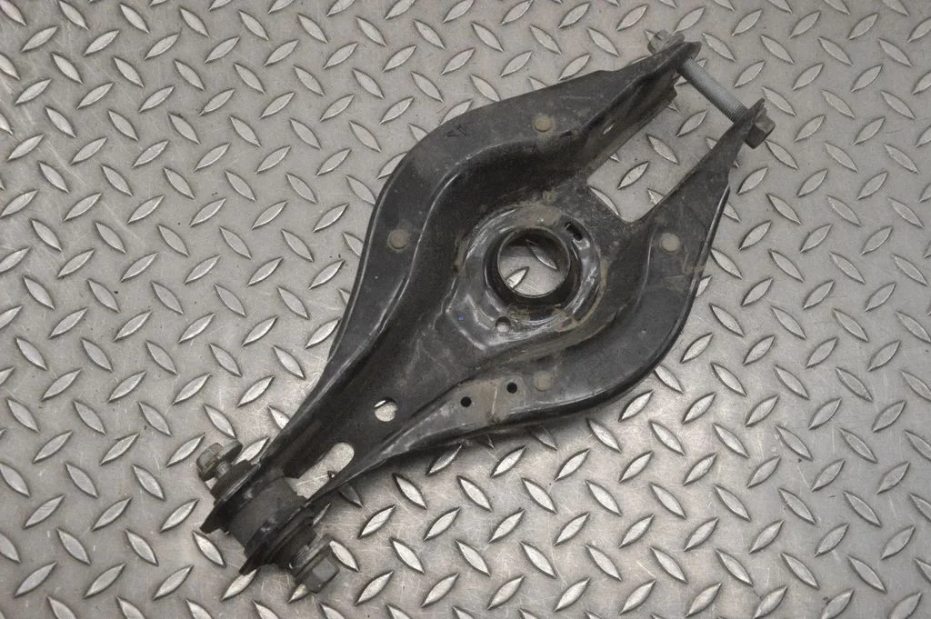 Rear upper control arm/wishbone 6886451