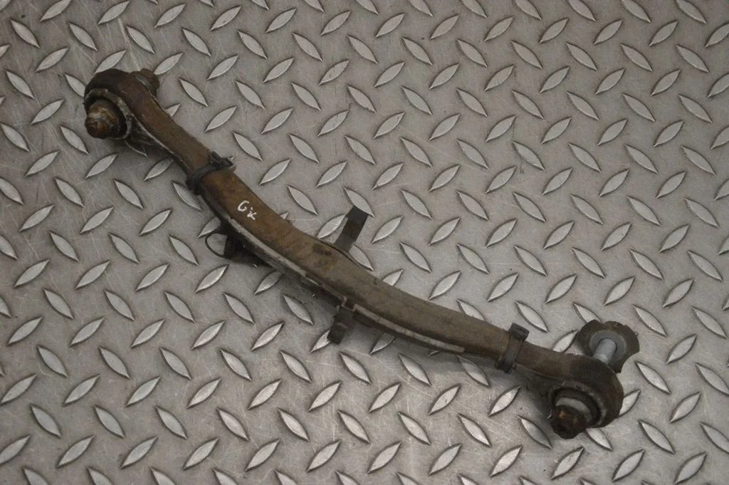 Tagumine ülemine õõtshoob – vasak