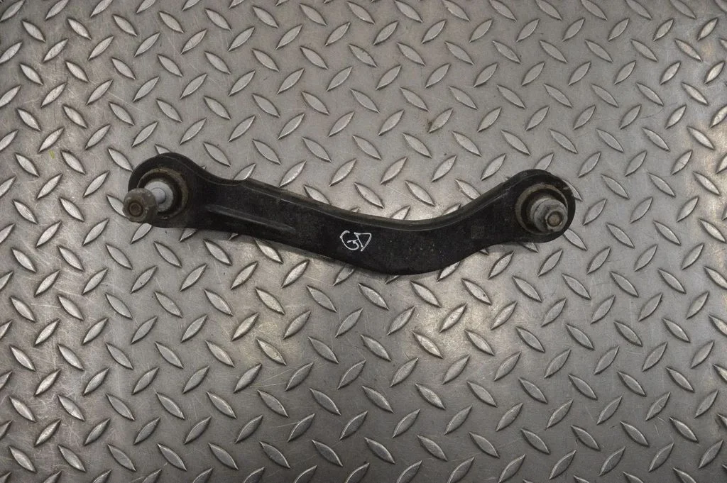 Rear upper control arm/wishbone 6881199