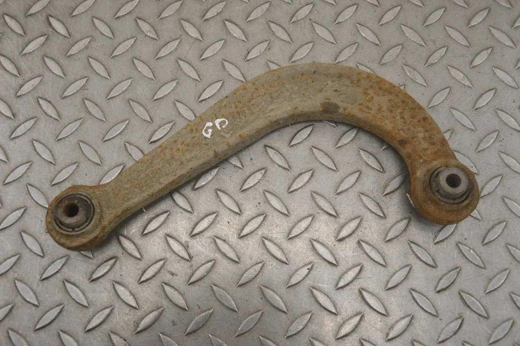 Aizmugurējā svira (dakša) – labā