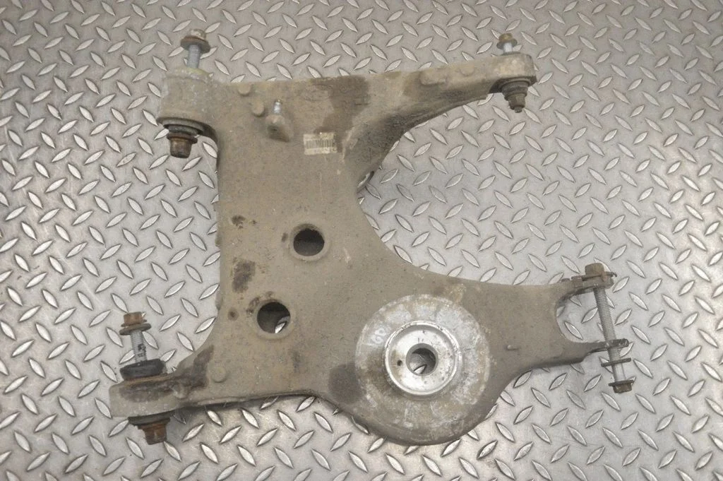 Rear upper control arm/wishbone – Land Rover Discovery Sport (2014-)