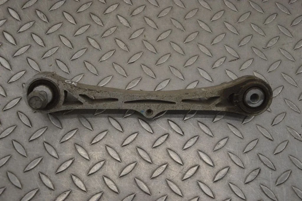 Rear upper control arm/wishbone 104396300C