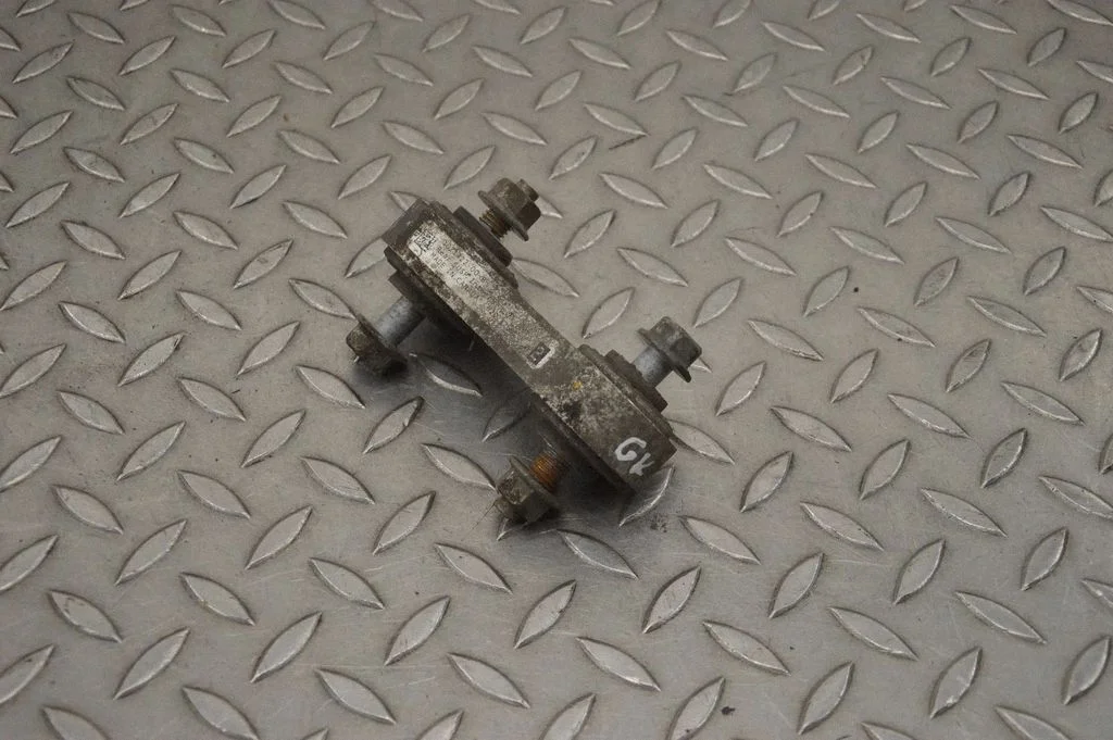 Rear upper control arm/wishbone 102142200B