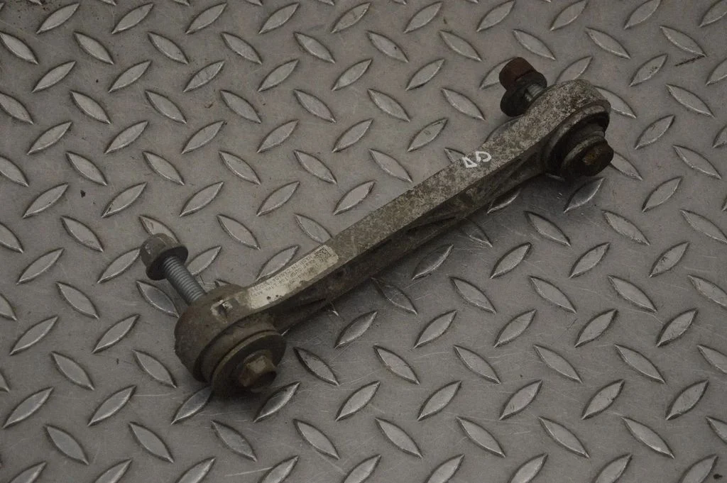 Rear upper control arm/wishbone 104396400C