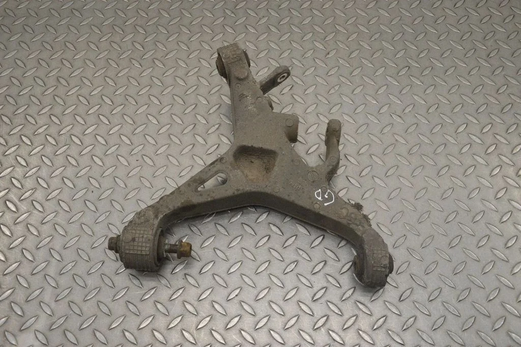 Rear upper control arm/wishbone – right