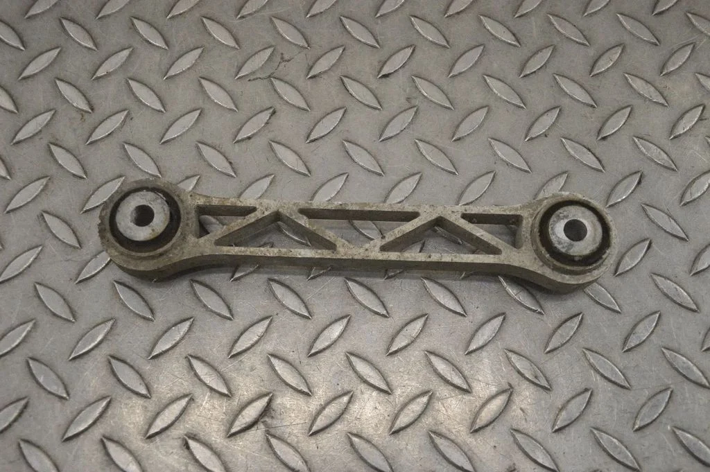 Rear upper control arm/wishbone – Tesla Model Y (2020-)