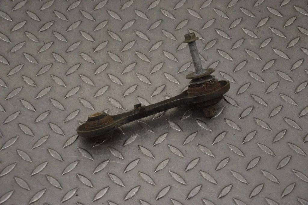 Tagumine ülemine õõtshoob – Ford Mustang VI (2015-)