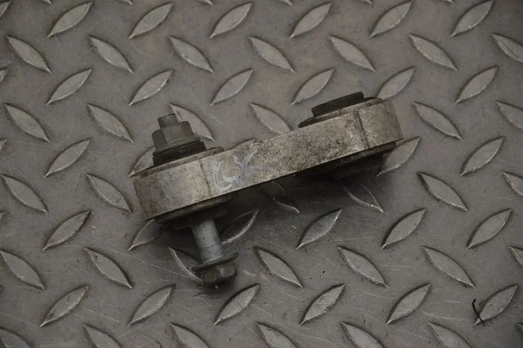 Rear upper control arm/wishbone 102142200B