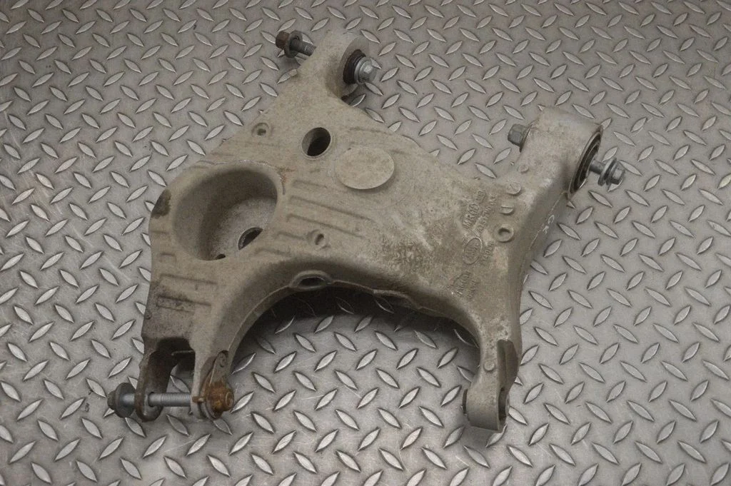Rear upper control arm/wishbone 1140LH