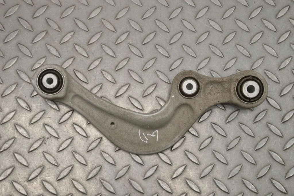 Rear upper control arm/wishbone 4M0505361G