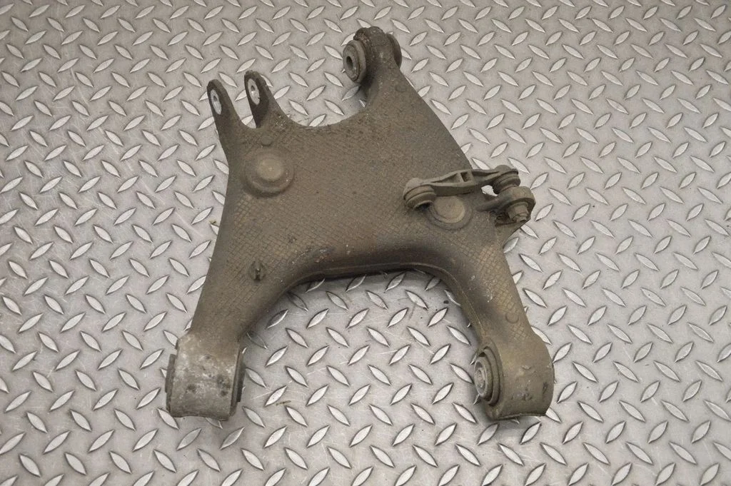 Rear upper control arm/wishbone – BMW 5 Series F10 F11 (2009-2016)