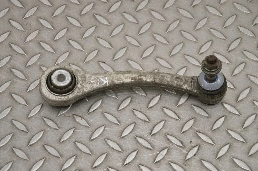 Aizmugurējā svira (dakša) 679504
