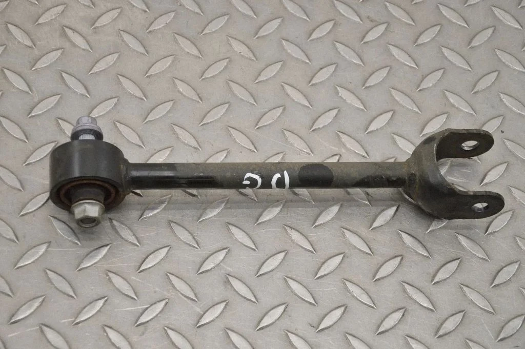 Aizmugurējā svira (dakša) – labā