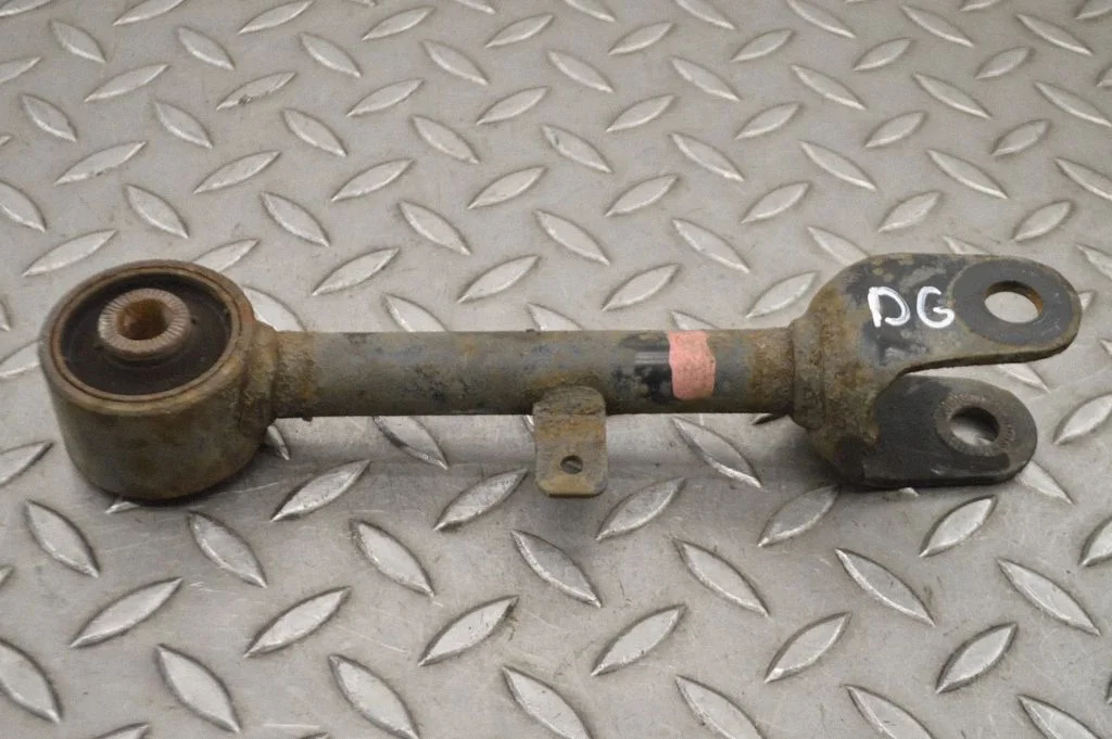 Rear upper control arm/wishbone – Lexus IS III XE30 (2013-2020)