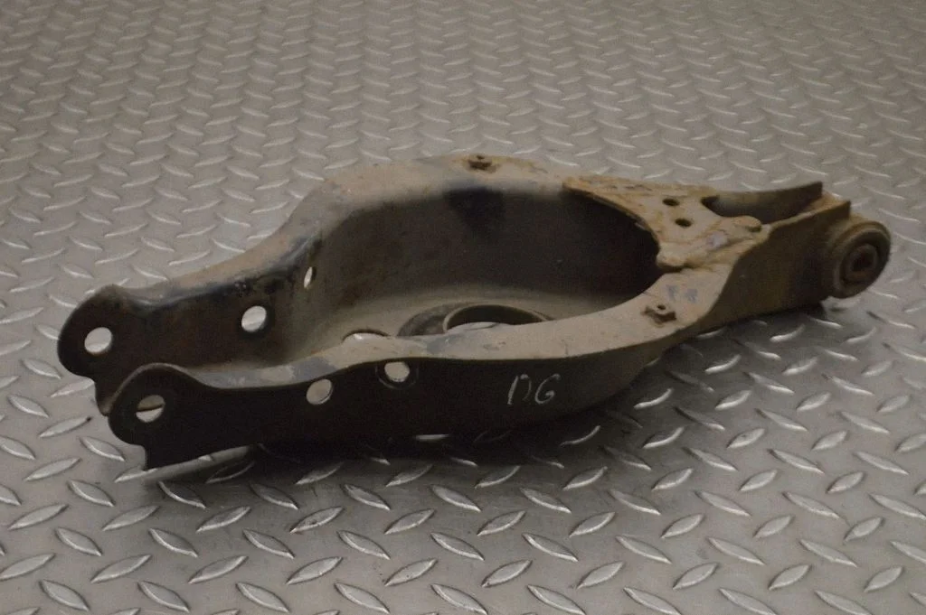 Rear upper control arm/wishbone – Lexus IS III XE30 (2013-2020)