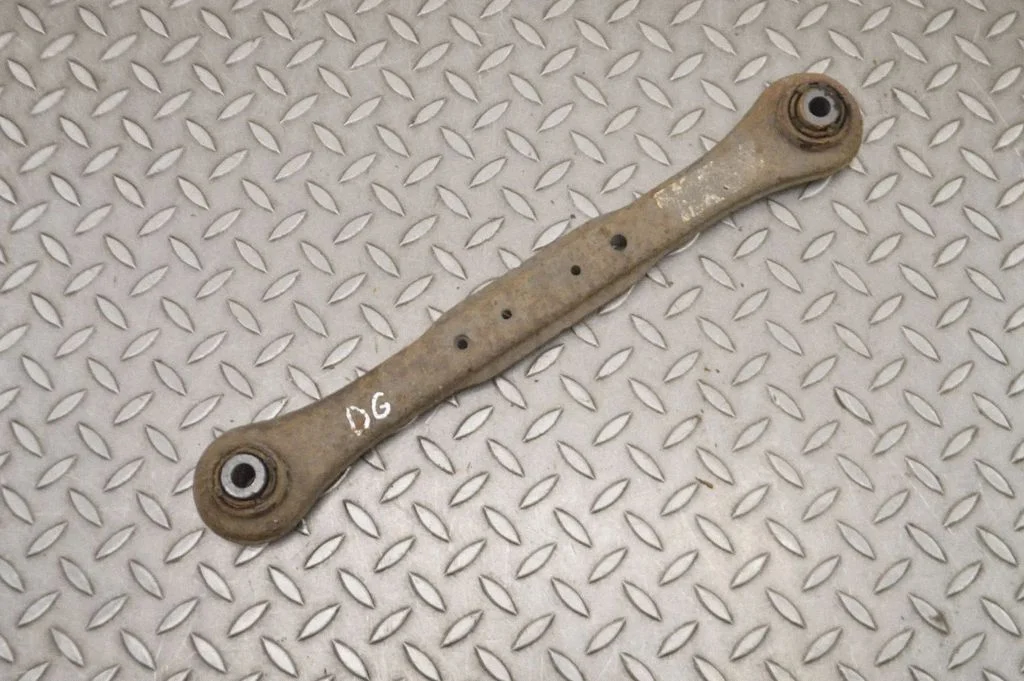 Aizmugurējā svira (dakša) – labā
